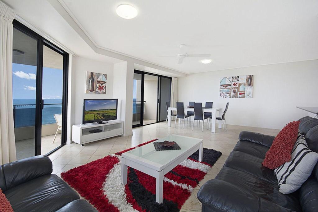 Clubb Coolum Beach Resort