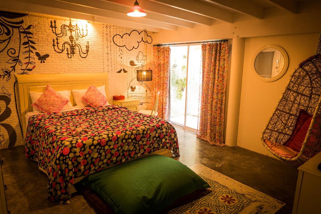 Green Gallery Bed  Breakfast