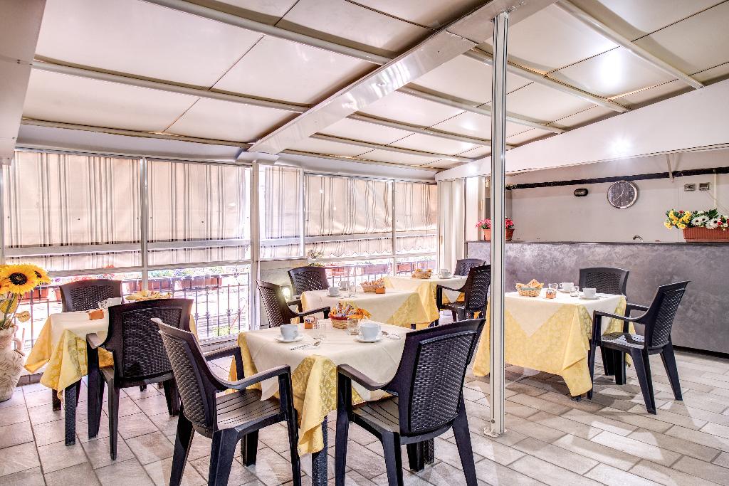 Hotel Napoli Suite, Italien, Neapel. Großes 2
