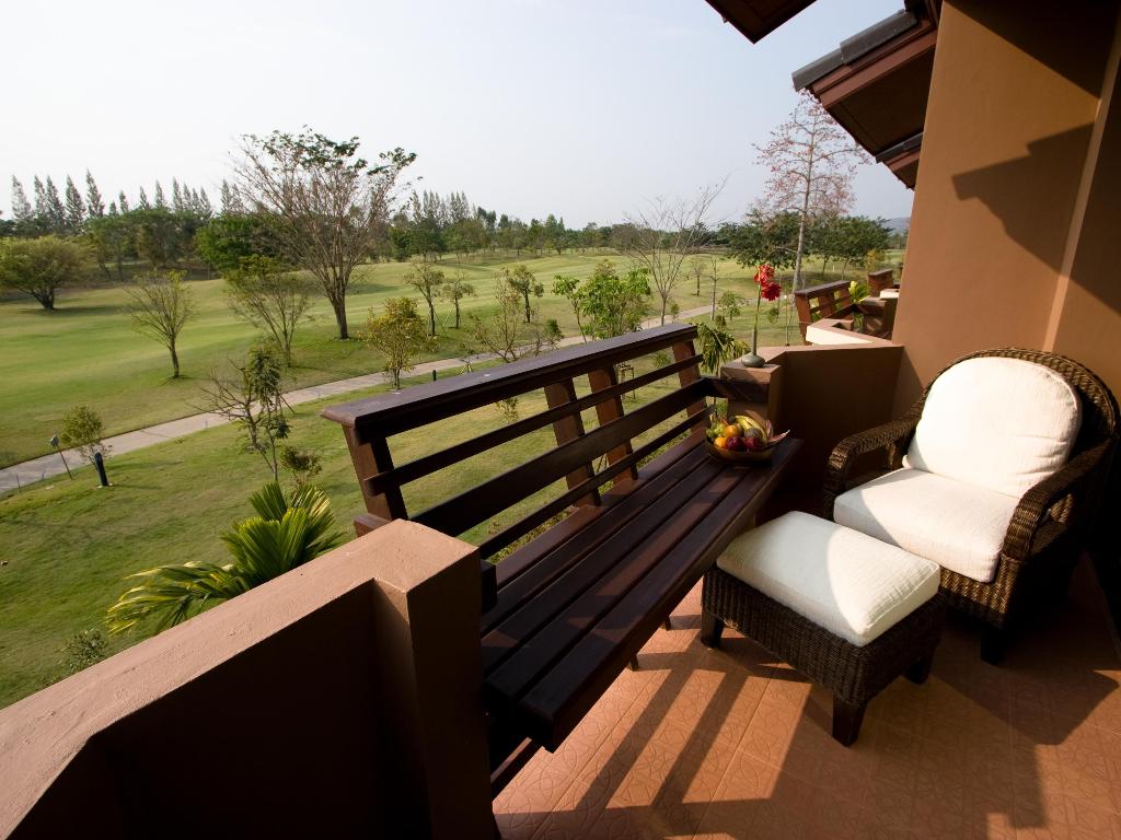 Mae Jo Golf  Resort And Spa