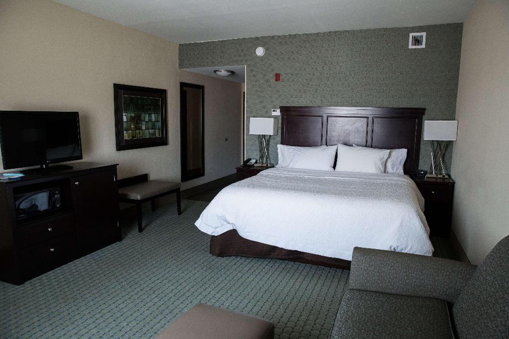 Hampton Inn & Suites Bismarck Northwest