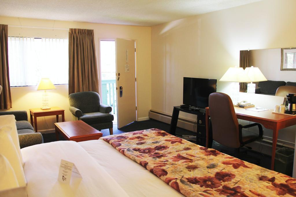 Robin Hood Inn and Suites