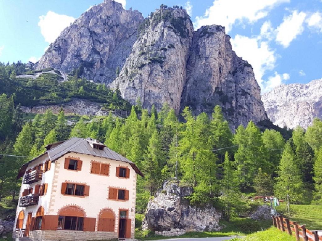 Al Sasso di Stria en Eastern Dolomites (area)