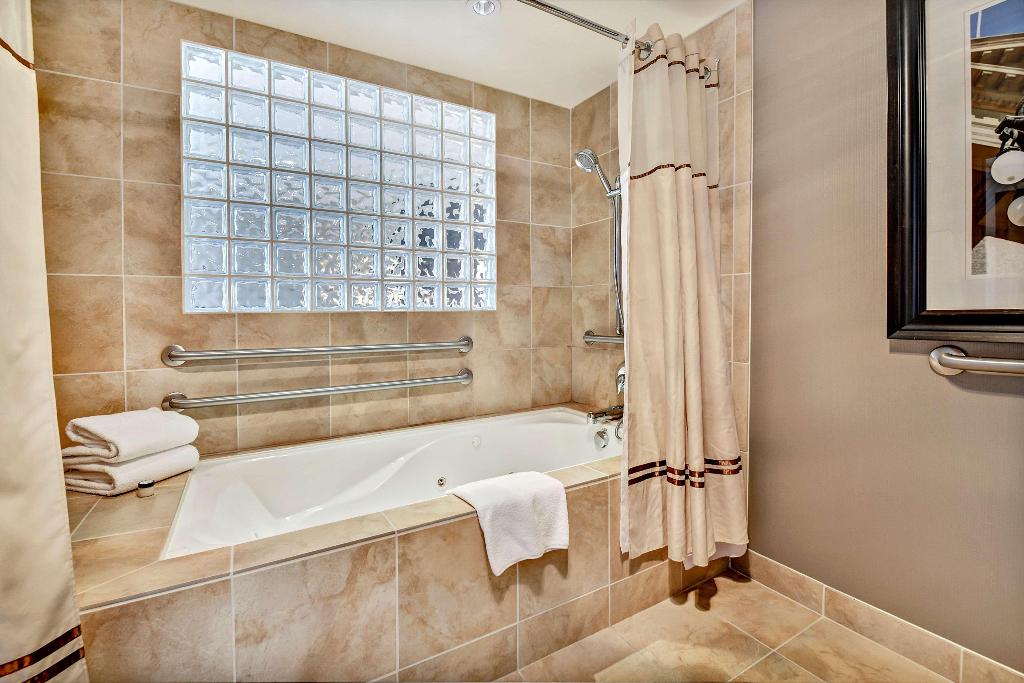 Hotel 43