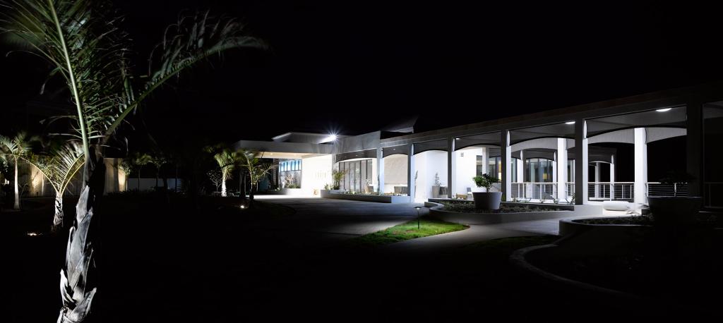 The Loren At Pink Beach