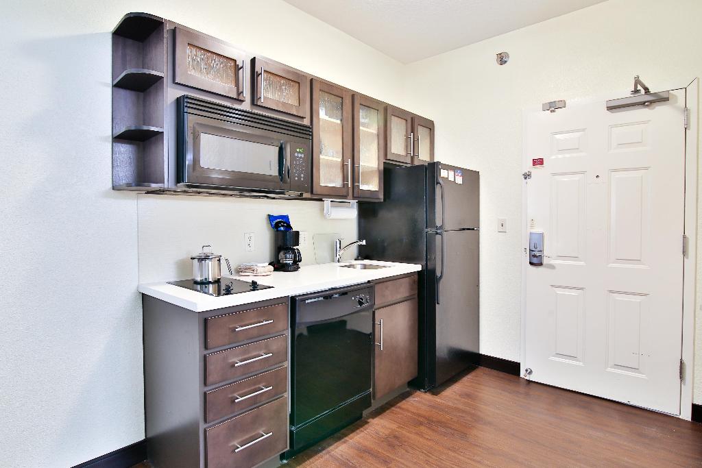 Candlewood Suites Bismarck