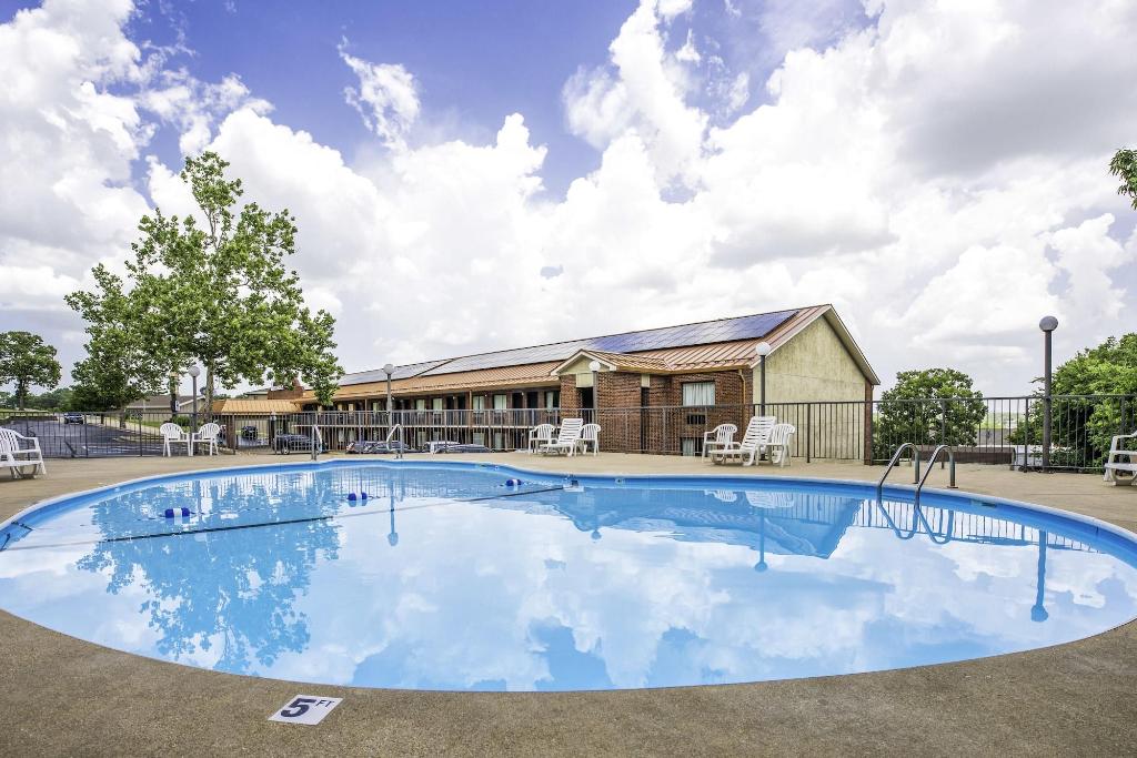 Branson's Best Motel, Thousand Hills & Green Mountain Drive