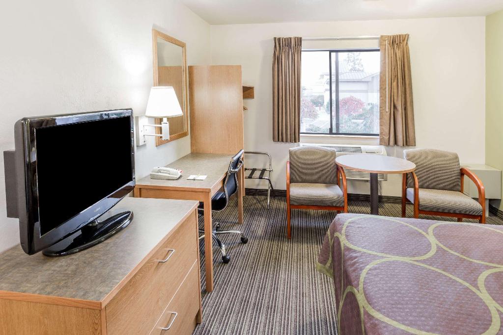 Super 8 by Wyndham Bend