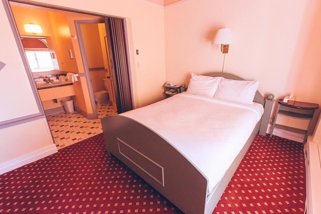 Bedford Regency Hotel photo 43
