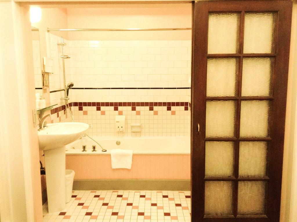 Bedford Regency Hotel photo 71
