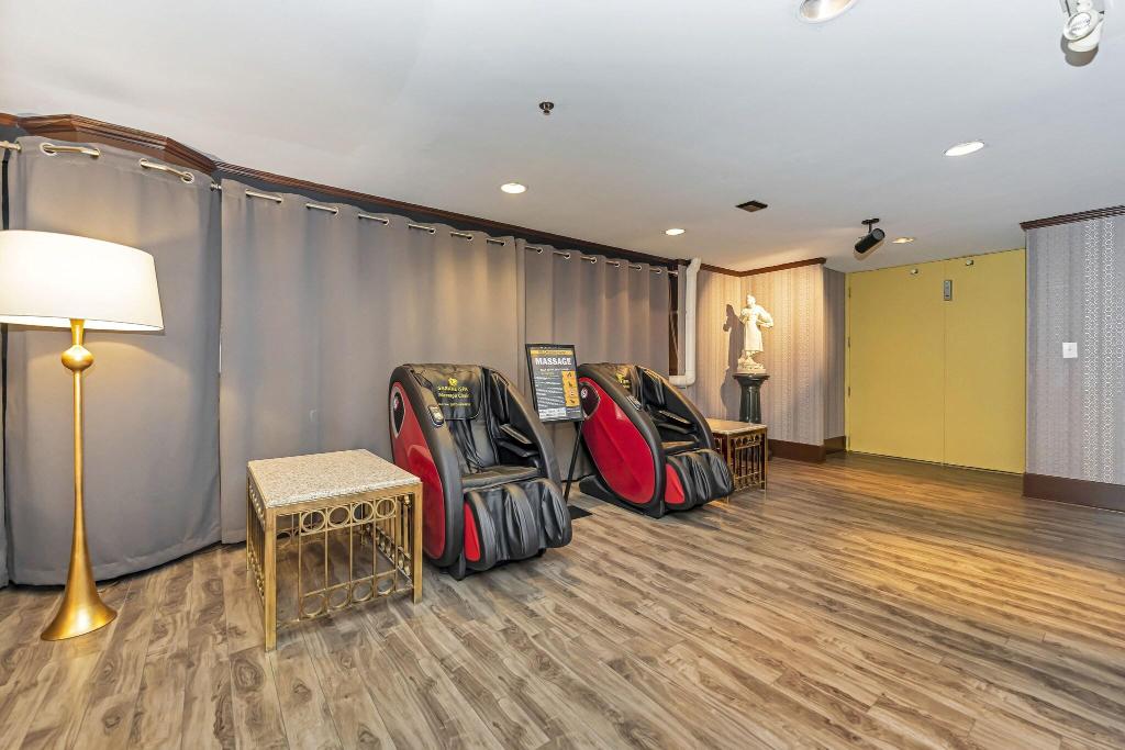 Bedford Regency Hotel photo 10