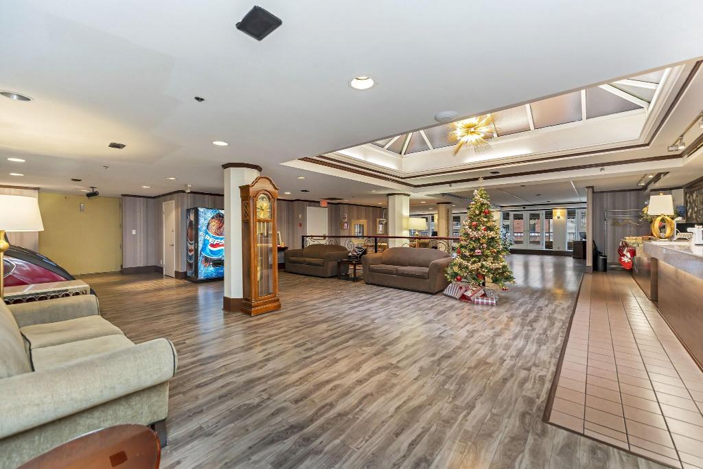 Bedford Regency Hotel photo 13
