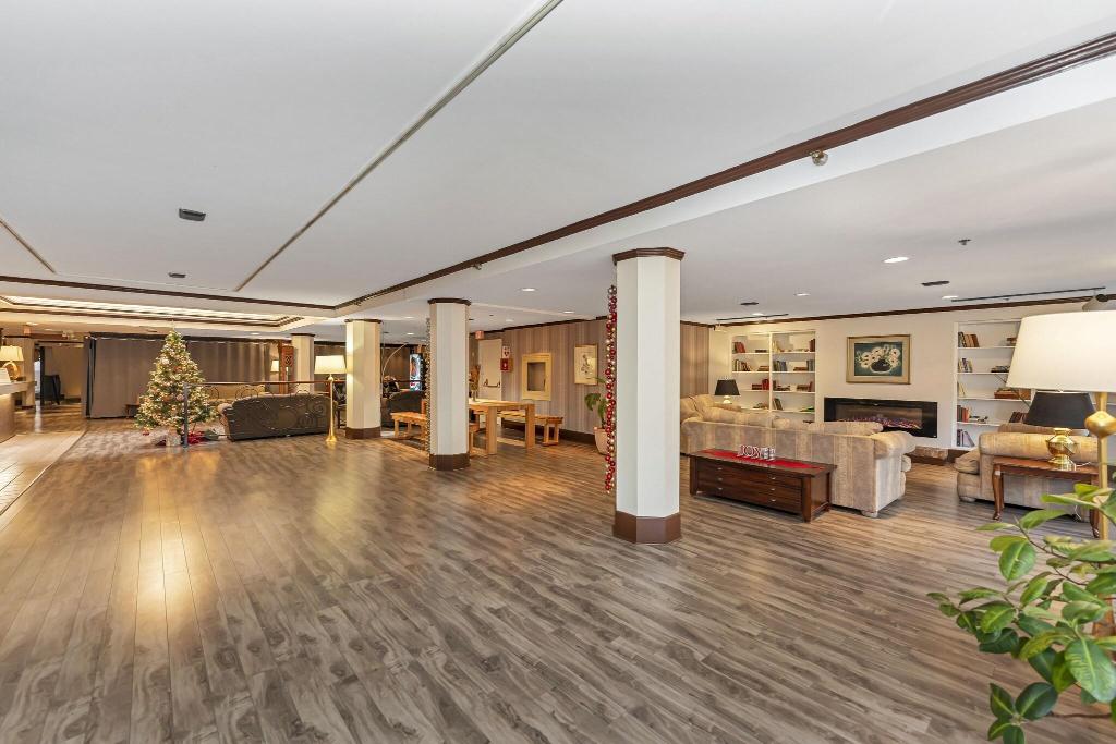 Bedford Regency Hotel photo 29