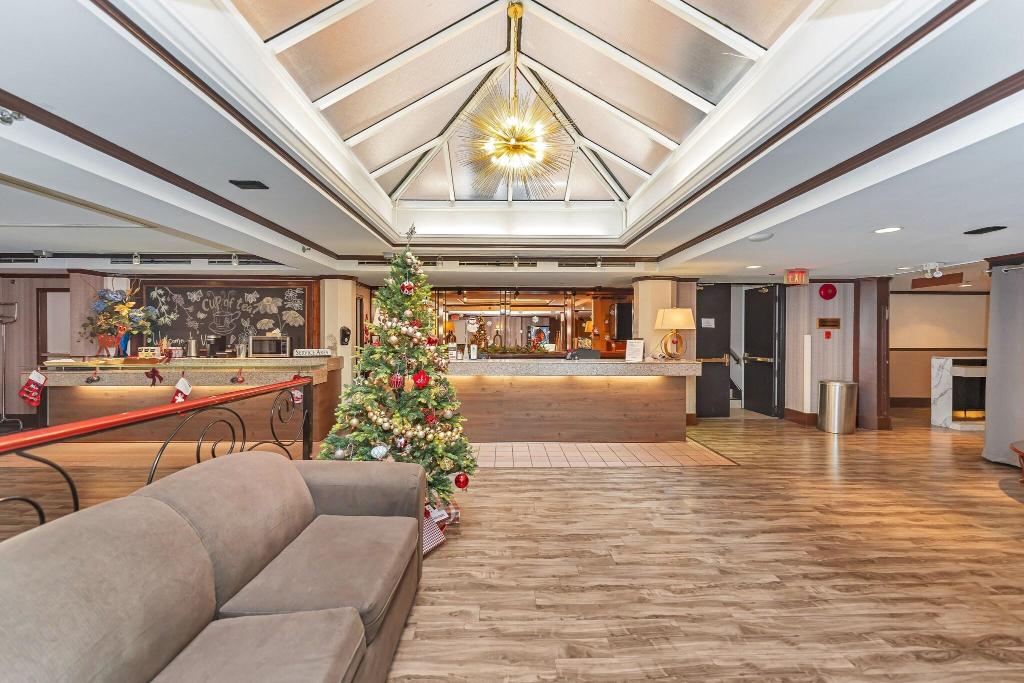 Bedford Regency Hotel photo 30