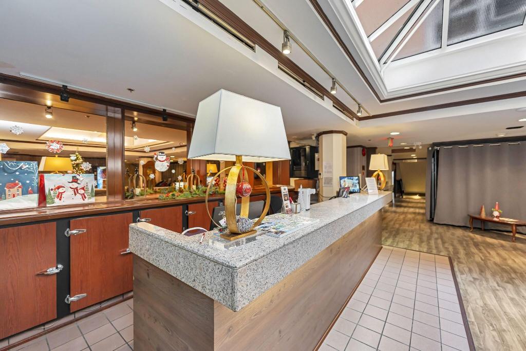 Bedford Regency Hotel photo 18