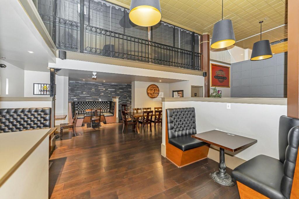 Bedford Regency Hotel photo 40