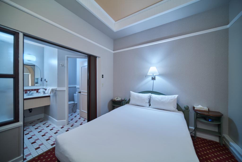 Bedford Regency Hotel photo 11