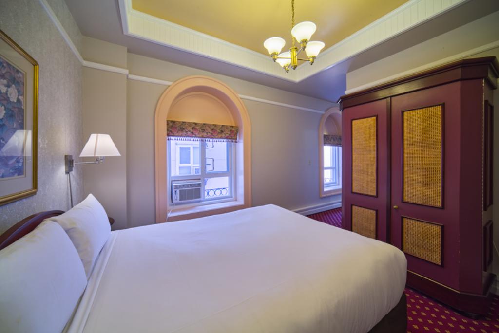 Bedford Regency Hotel photo 36