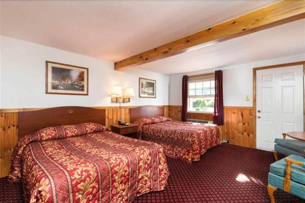 Covered Bridge River View Lodge