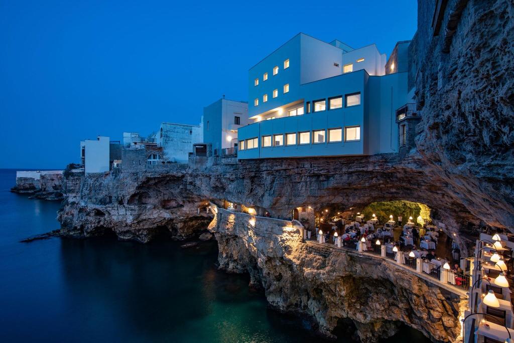 Hotel Grotta Palazzese, Polignano a Mare