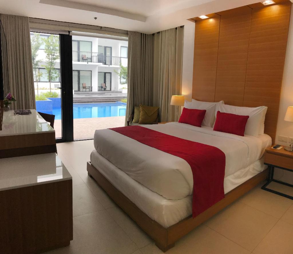 Pontefino Hotel & Residences