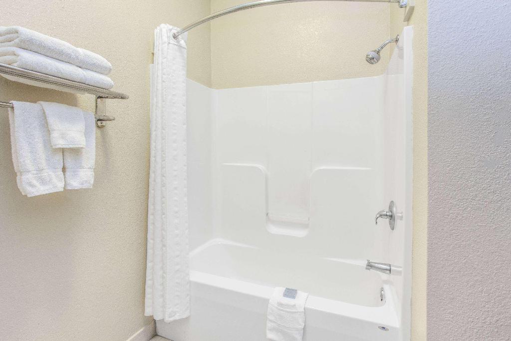 Hawthorn Suites By Wyndham Bloomington