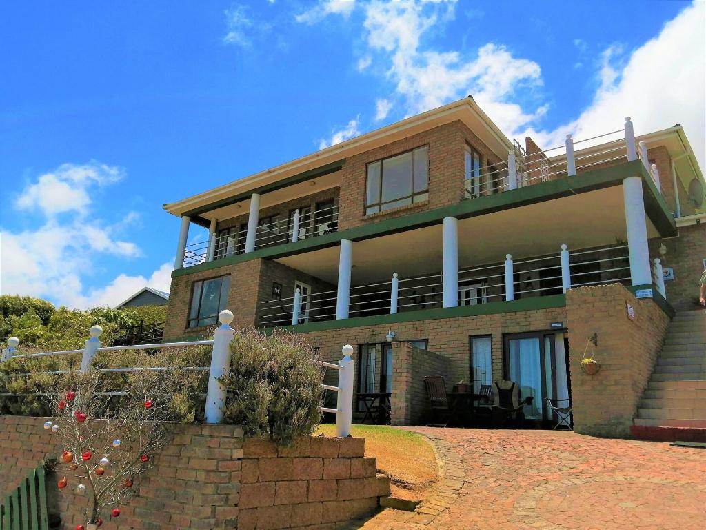 Amzee Bokmakierie Guest House