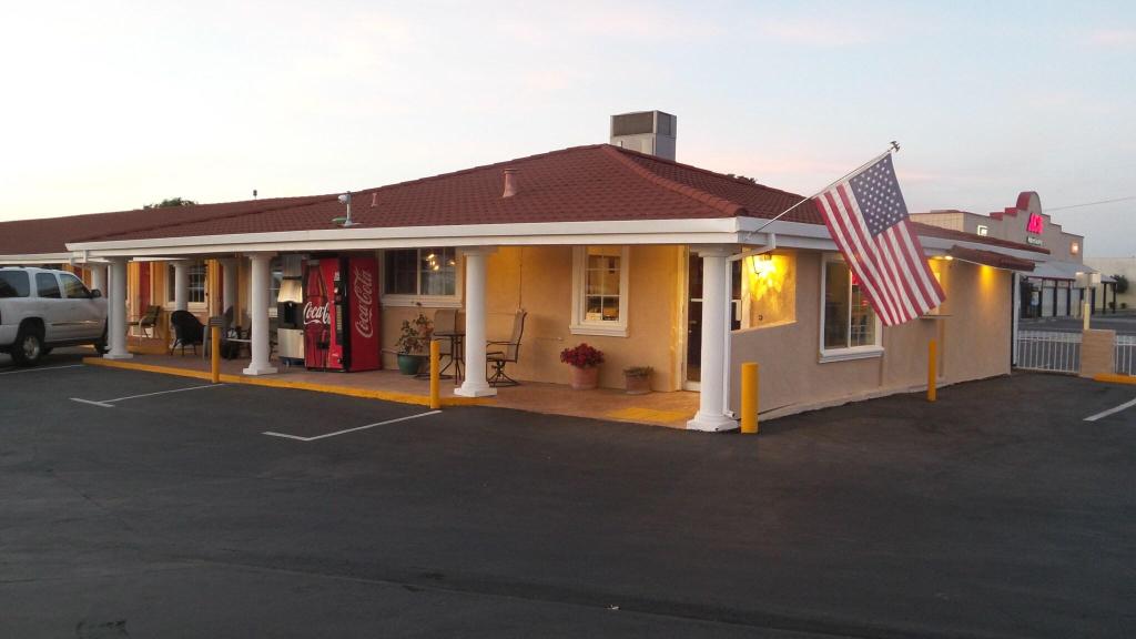 Holiday Motel Oakdale