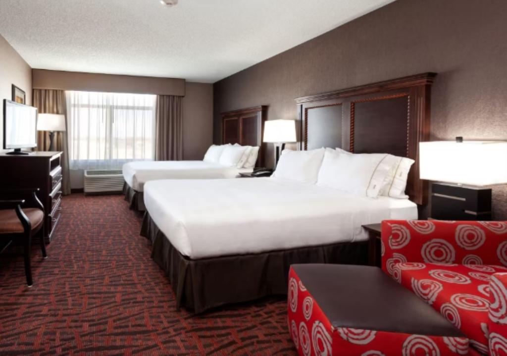 Holiday Inn Express & Suites Cheyenne By IHG