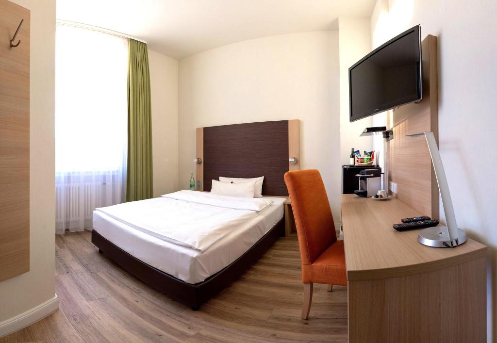 hotel-thumb