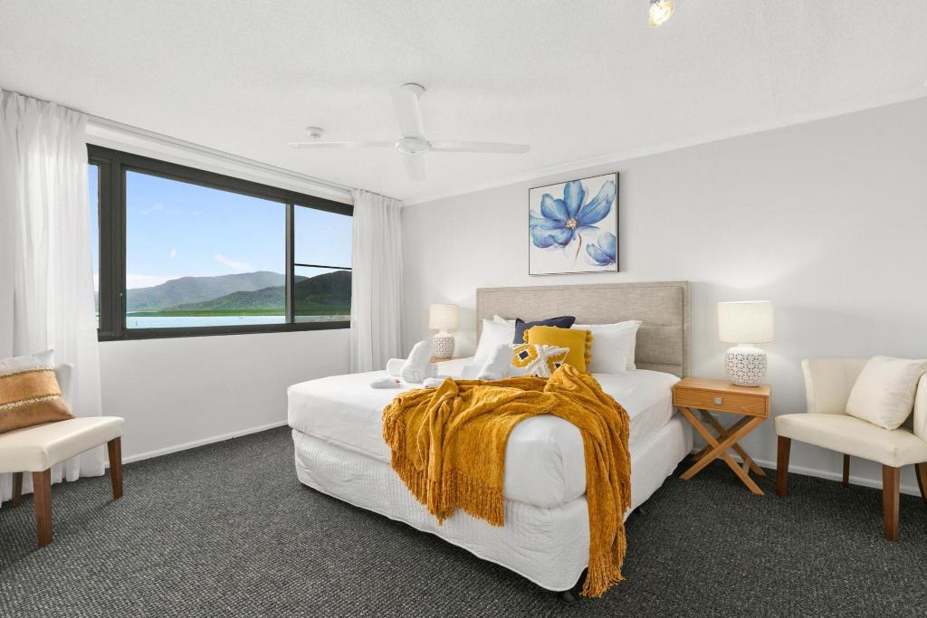 Cairns Aquarius