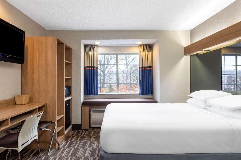 Microtel Inn & Suites By Wyndham Matthews/Charlot