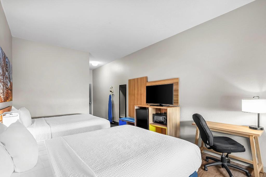 Days Inn by Wyndham Collinsville