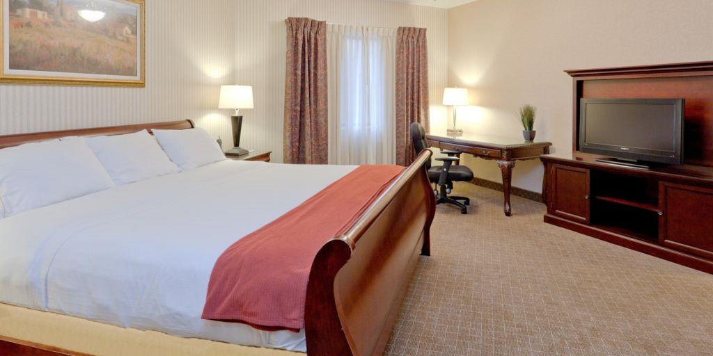 Lamalfa Centre Hotel And Suites