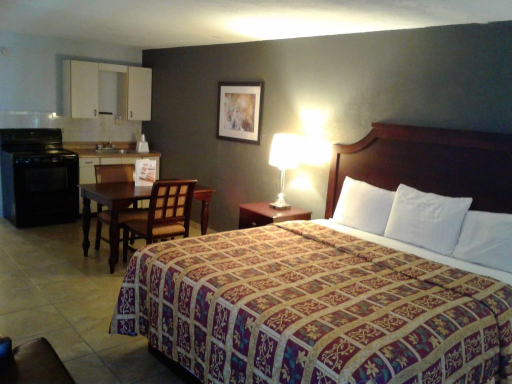 Express Inn & Suites Clearwater