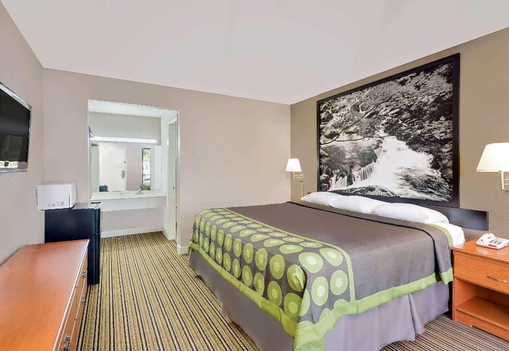 Super 8 by Wyndham Athens