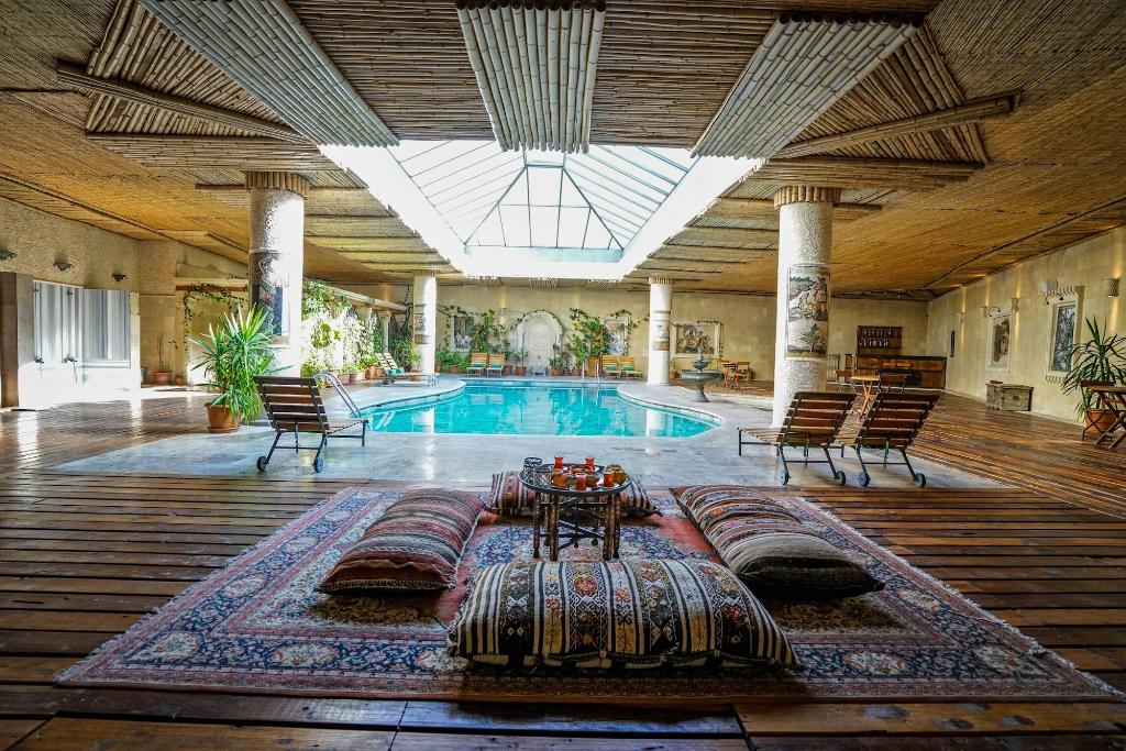 Heybe Hotel