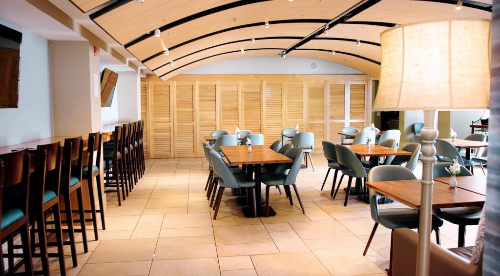 Crowne Plaza Charleston Airport - Conv Ctr by IHG, North Charleston & Airport