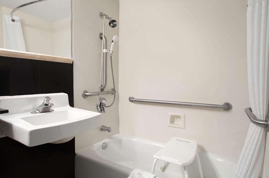 Days Inn by Wyndham Concord
