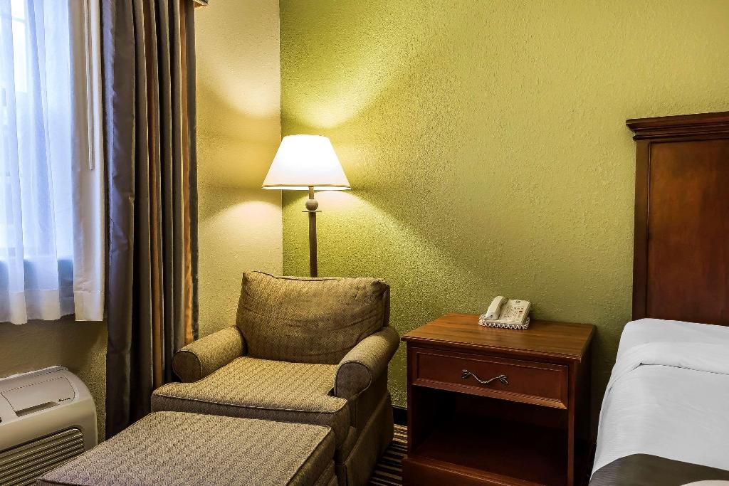 Quality Inn & Suites Columbia I-70