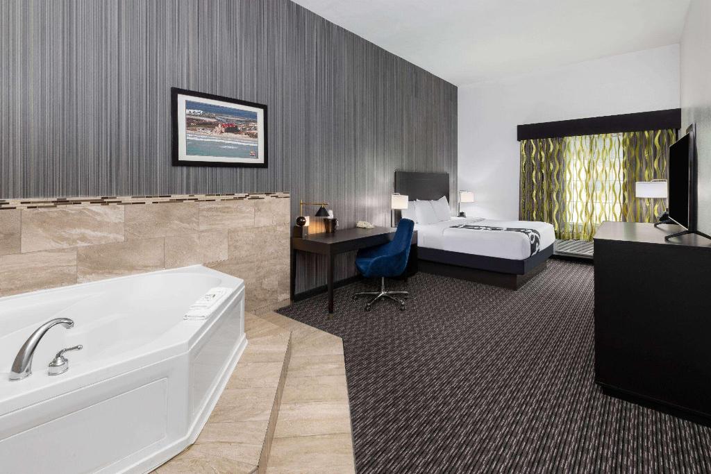 La Quinta Inn & Suites Austin - Cedar Park