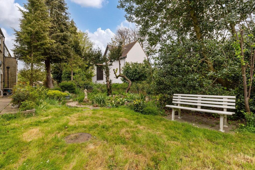 Shelford Lodge - Terrace