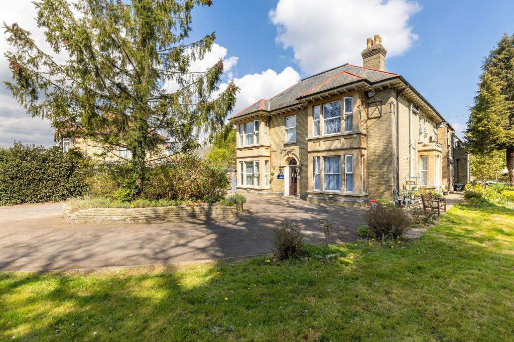 Shelford Lodge - General view