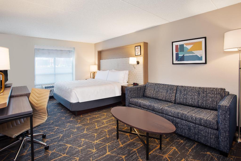 Holiday Inn Canton (Belden Village)