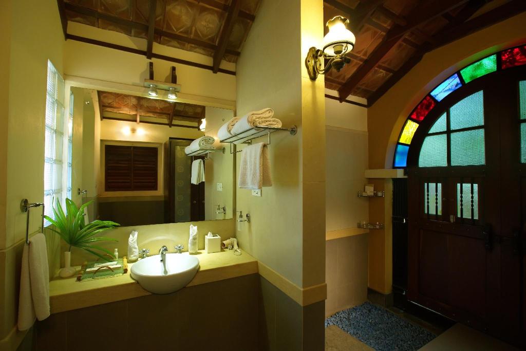 Tea Bungalow