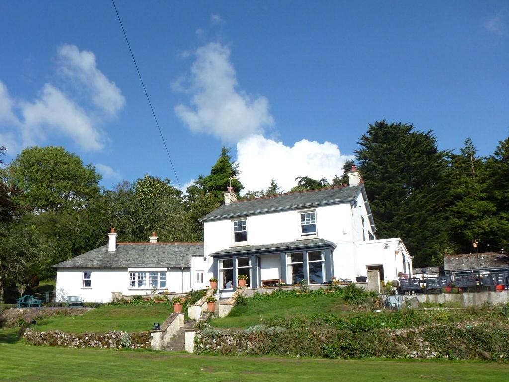 Uplands Hotel & Restaurant