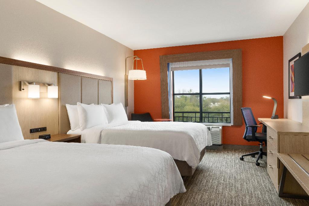 Holiday Inn Express Hotel & Suites Mount Pleasant