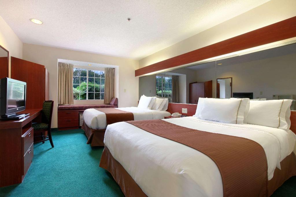 Super 8 by Wyndham Harbison/Parkridge Hospital