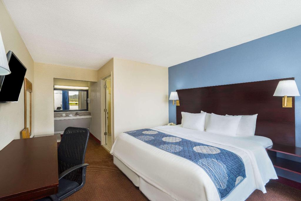 Days Inn by Wyndham Statesville