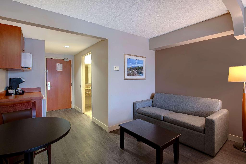 Days Inn & Suites by Wyndham Collingwood